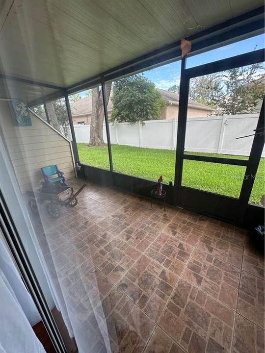 For Rent: $2,295 (2 beds, 1 baths, 1072 Square Feet)