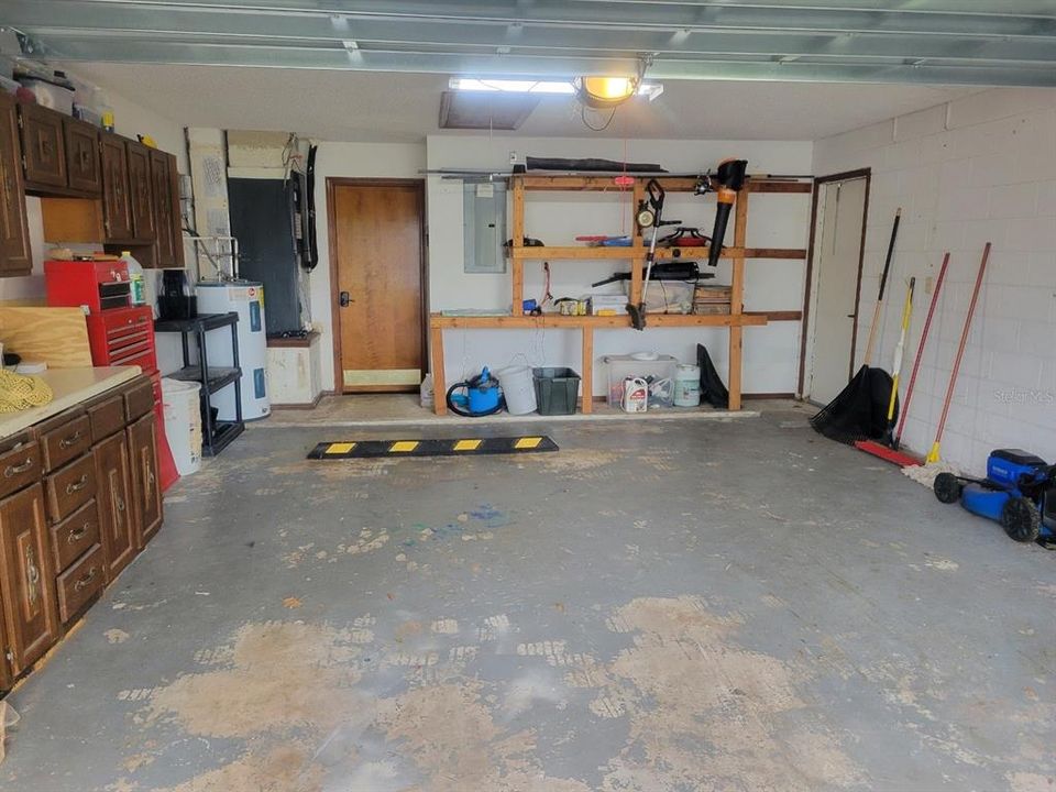 合同活跃: $374,999 (4 贝兹, 3 浴室, 2222 平方英尺)