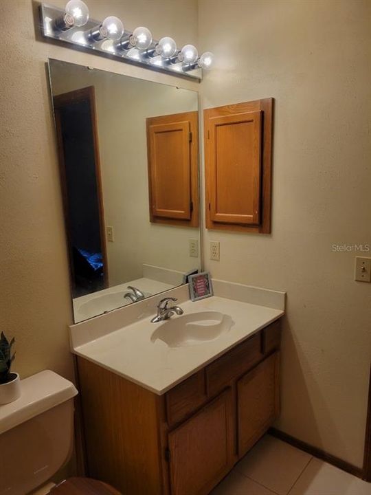 合同活跃: $374,999 (4 贝兹, 3 浴室, 2222 平方英尺)