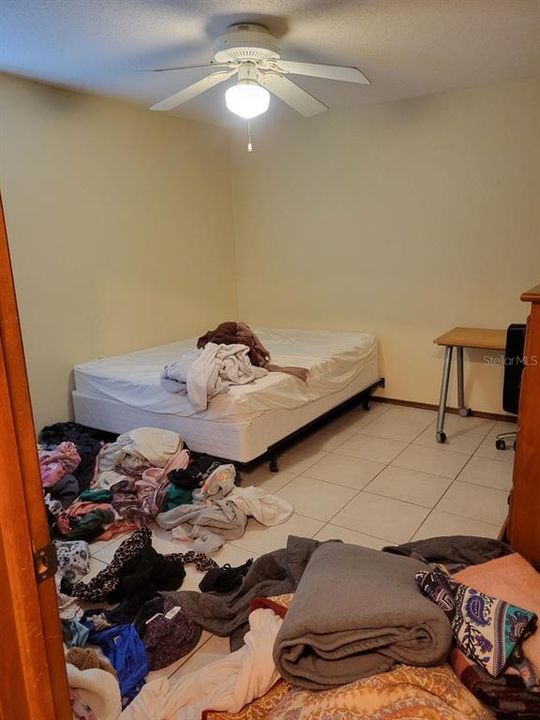 合同活跃: $374,999 (4 贝兹, 3 浴室, 2222 平方英尺)