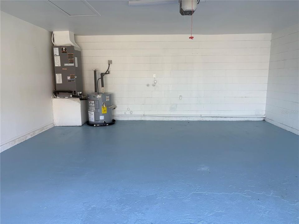 Activo con contrato: $389,900 (3 camas, 2 baños, 1623 Pies cuadrados)