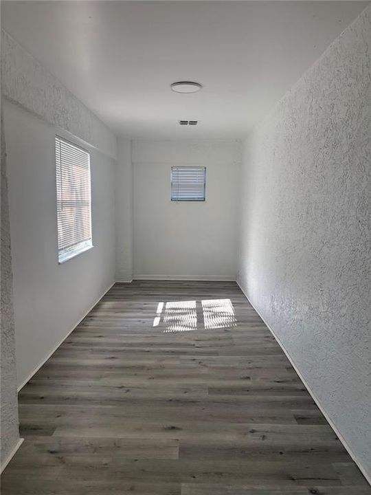 Activo con contrato: $389,900 (3 camas, 2 baños, 1623 Pies cuadrados)