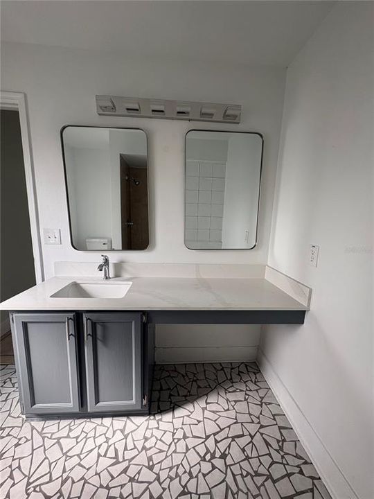 Activo con contrato: $389,900 (3 camas, 2 baños, 1623 Pies cuadrados)