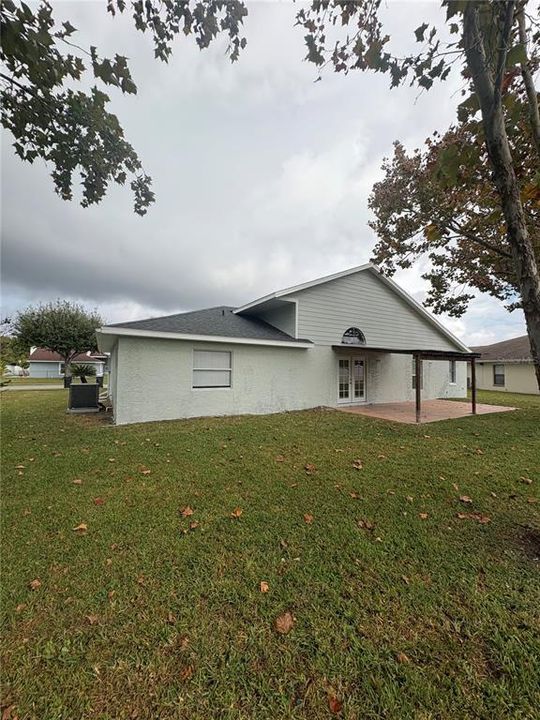 Activo con contrato: $389,900 (3 camas, 2 baños, 1623 Pies cuadrados)