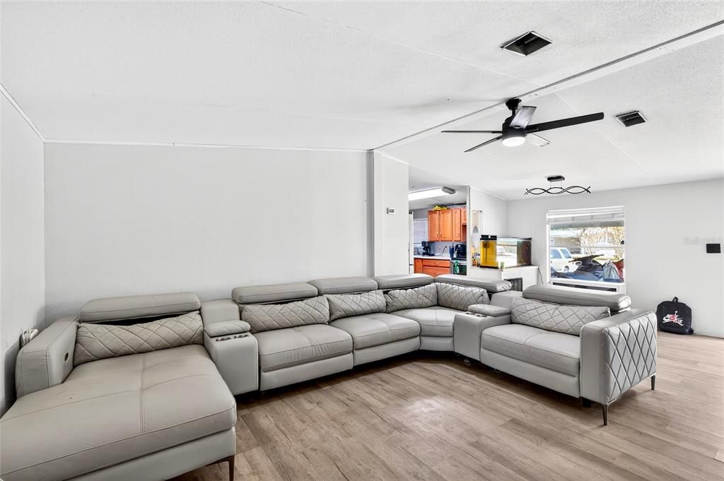 En Venta: $149,999 (4 camas, 2 baños, 1248 Pies cuadrados)