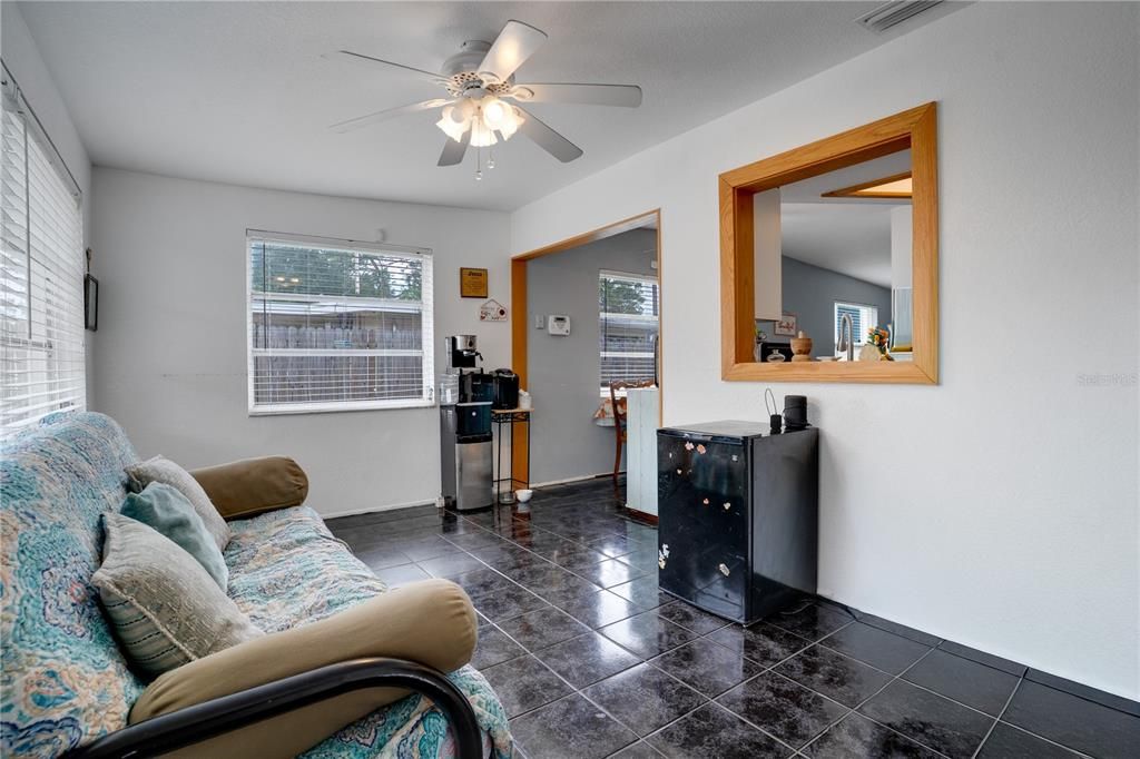 En Venta: $319,900 (2 camas, 1 baños, 1036 Pies cuadrados)