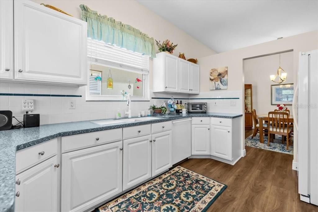 待售: $559,900 (2 贝兹, 2 浴室, 1767 平方英尺)