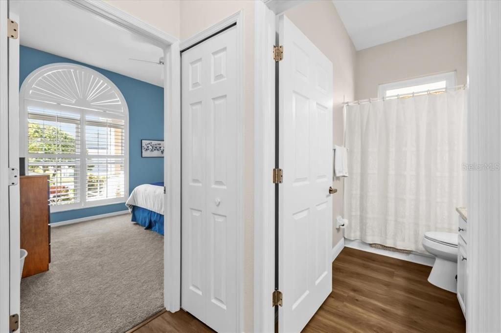 待售: $559,900 (2 贝兹, 2 浴室, 1767 平方英尺)