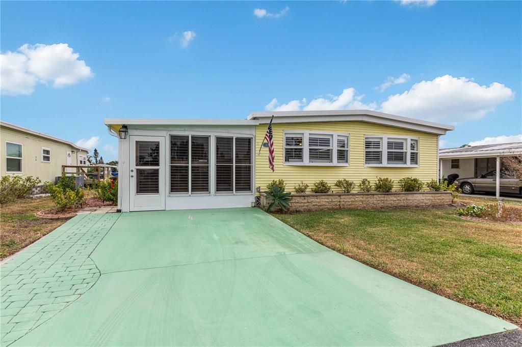 For Sale: $110,000 (2 beds, 1 baths, 690 Square Feet)