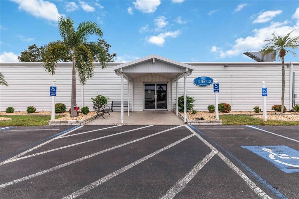 For Sale: $110,000 (2 beds, 1 baths, 690 Square Feet)