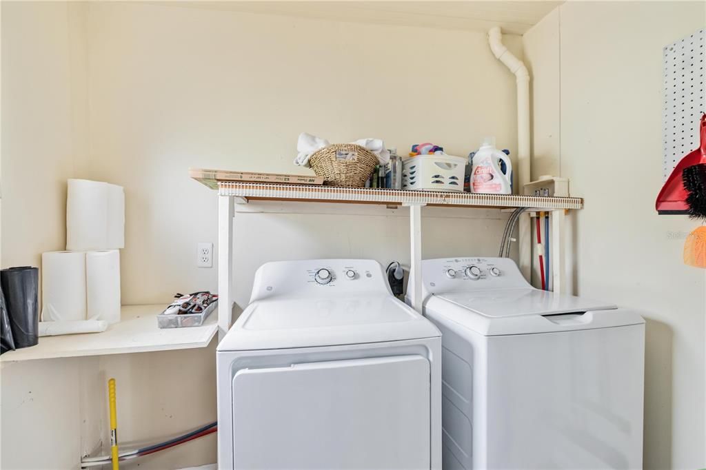 For Sale: $110,000 (2 beds, 1 baths, 690 Square Feet)