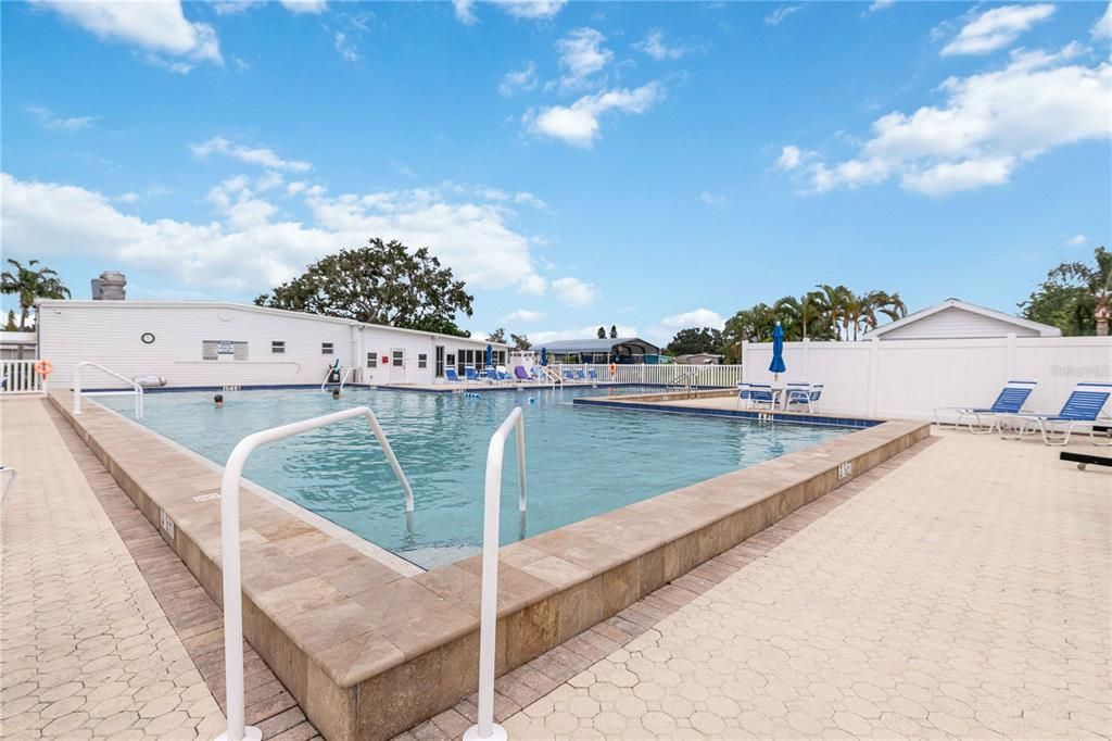 For Sale: $110,000 (2 beds, 1 baths, 690 Square Feet)