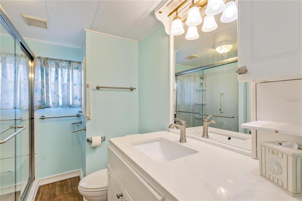 For Sale: $110,000 (2 beds, 1 baths, 690 Square Feet)