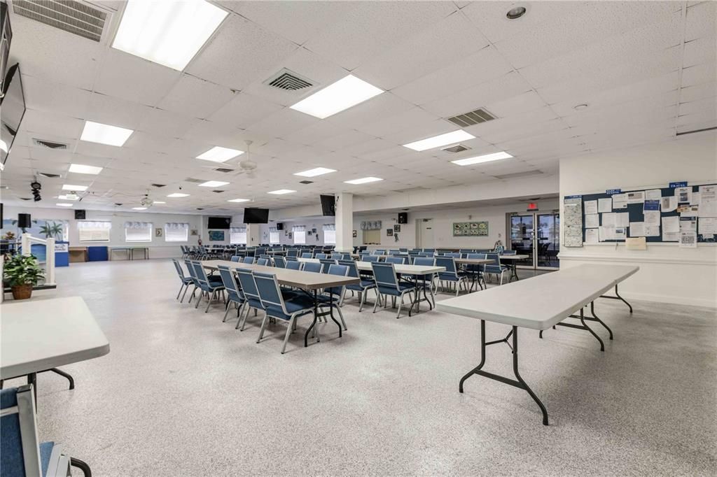 For Sale: $110,000 (2 beds, 1 baths, 690 Square Feet)