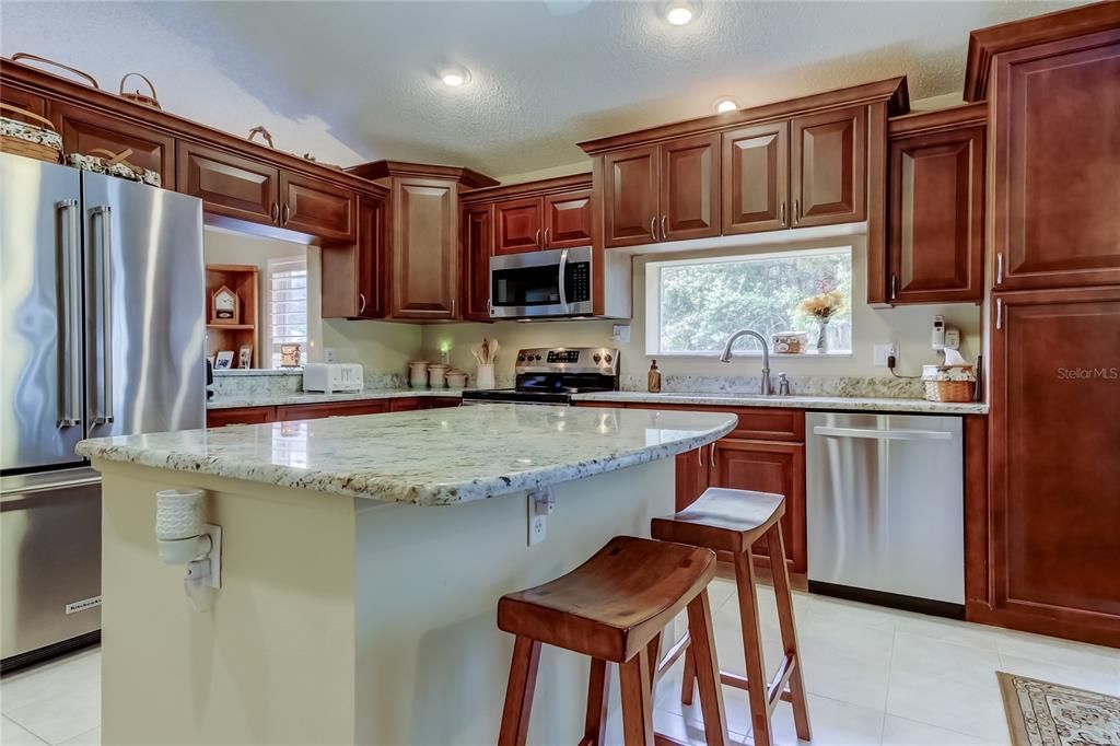 На продажу: $449,900 (3 спален, 2 ванн, 1874 Квадратных фут)