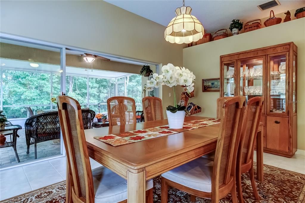 На продажу: $449,900 (3 спален, 2 ванн, 1874 Квадратных фут)