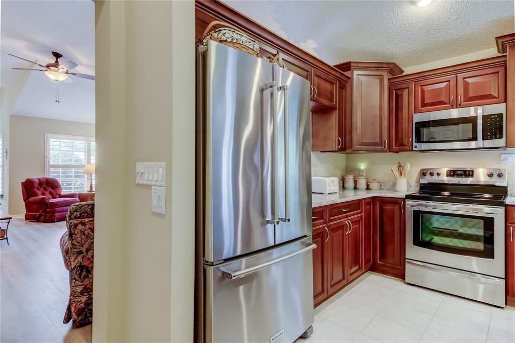 На продажу: $449,900 (3 спален, 2 ванн, 1874 Квадратных фут)