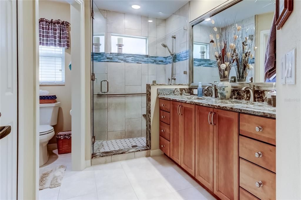 На продажу: $449,900 (3 спален, 2 ванн, 1874 Квадратных фут)