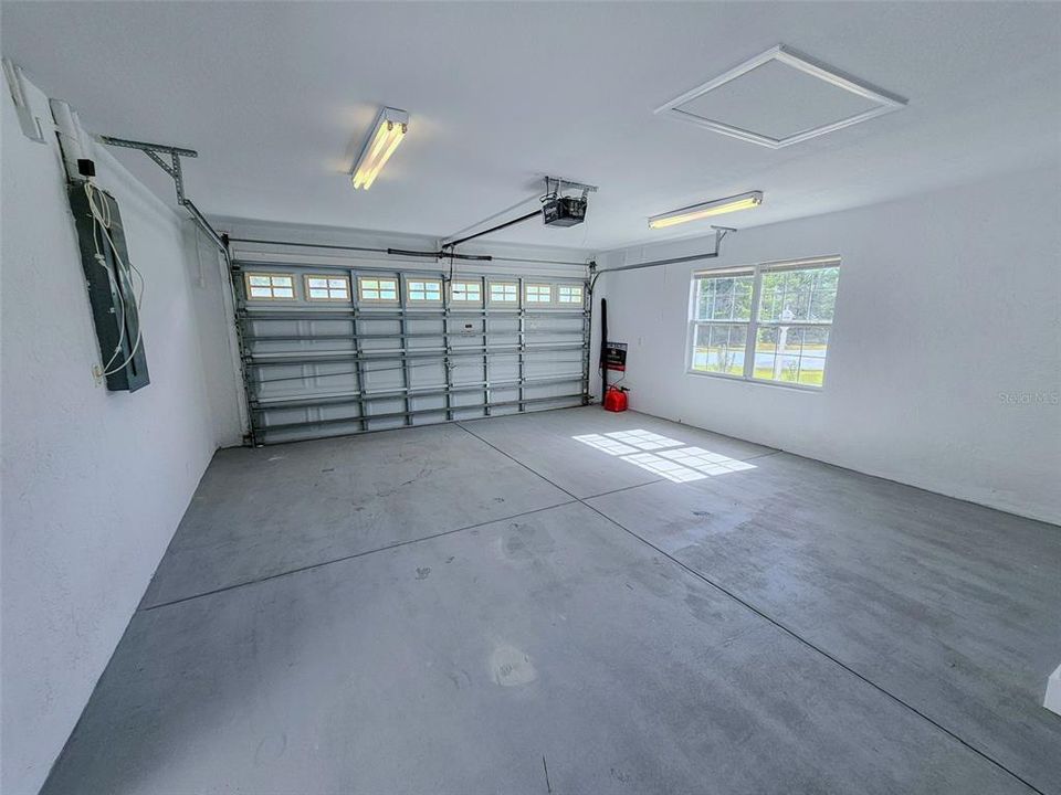 Active With Contract: $319,900 (3 beds, 2 baths, 1630 Square Feet)