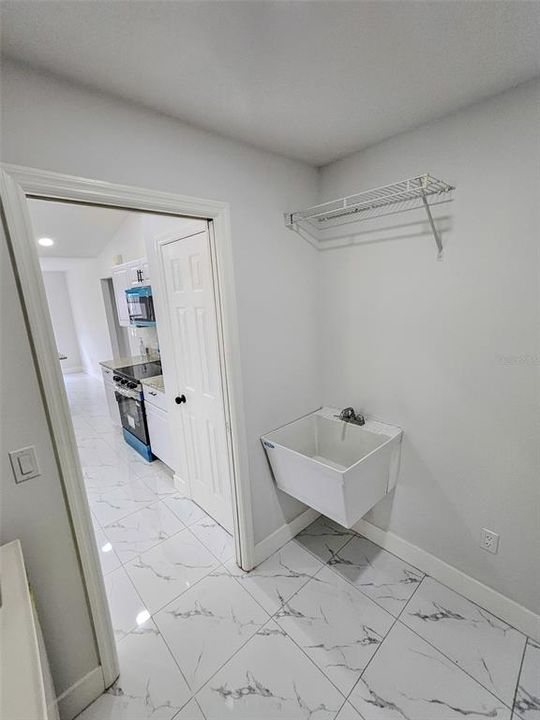 Active With Contract: $319,900 (3 beds, 2 baths, 1630 Square Feet)