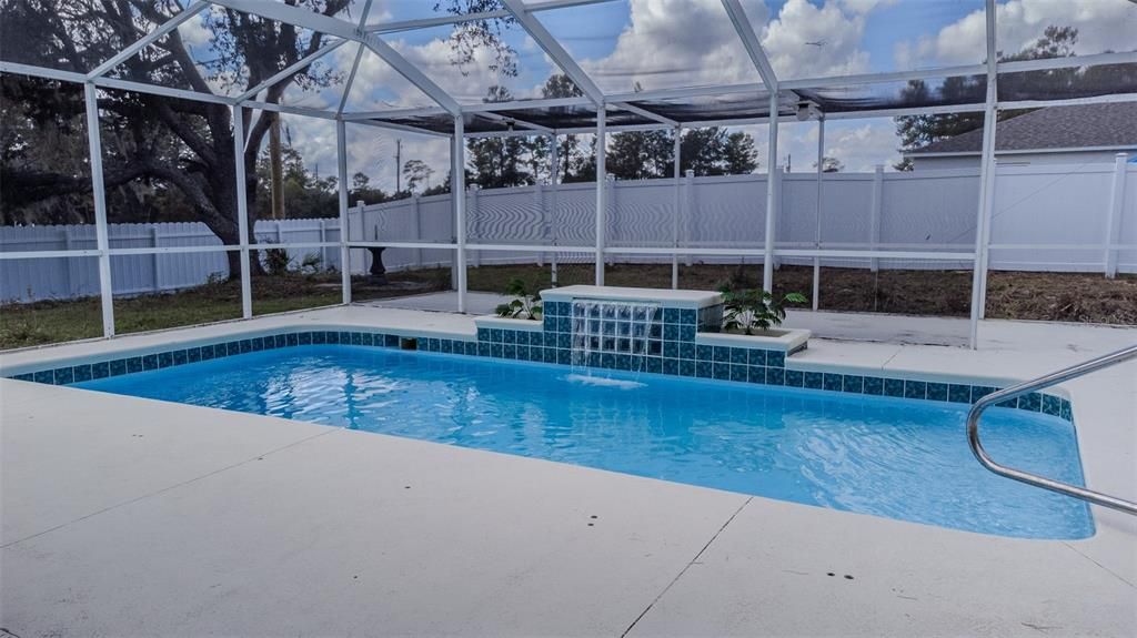 Active With Contract: $319,900 (3 beds, 2 baths, 1630 Square Feet)