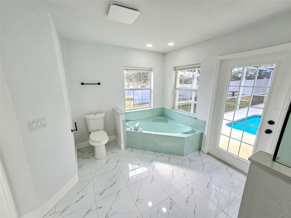 Active With Contract: $319,900 (3 beds, 2 baths, 1630 Square Feet)