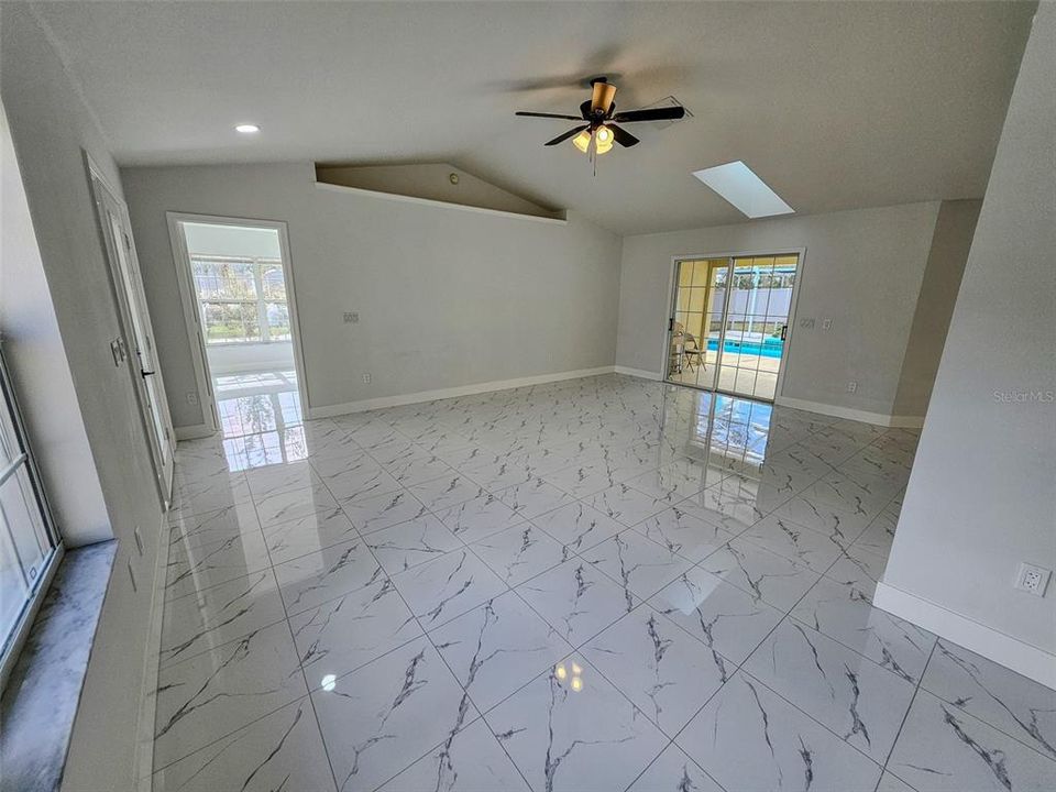 Active With Contract: $319,900 (3 beds, 2 baths, 1630 Square Feet)