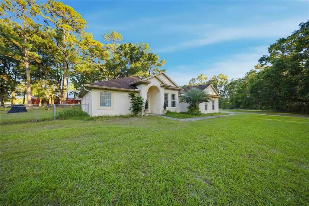 Activo con contrato: $325,000 (3 camas, 2 baños, 1884 Pies cuadrados)