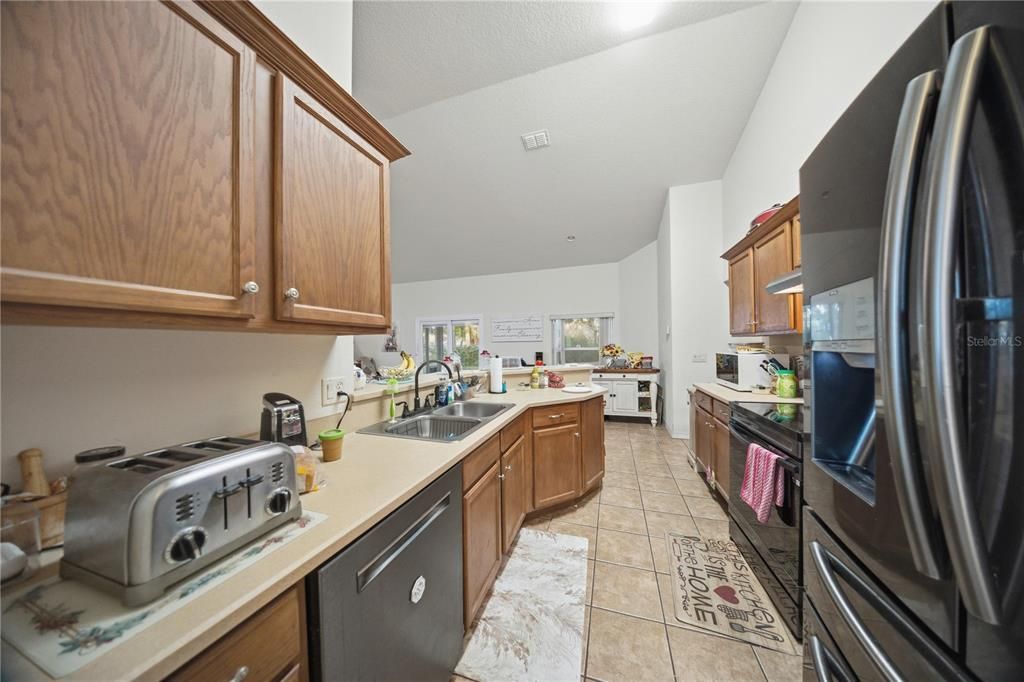 Activo con contrato: $325,000 (3 camas, 2 baños, 1884 Pies cuadrados)