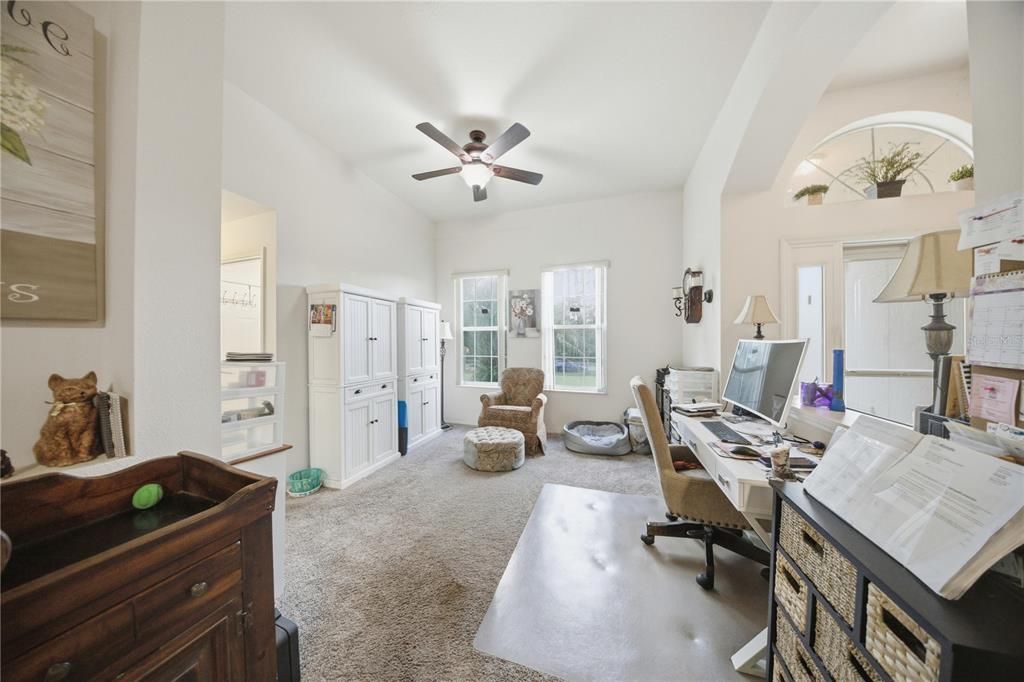 Activo con contrato: $325,000 (3 camas, 2 baños, 1884 Pies cuadrados)