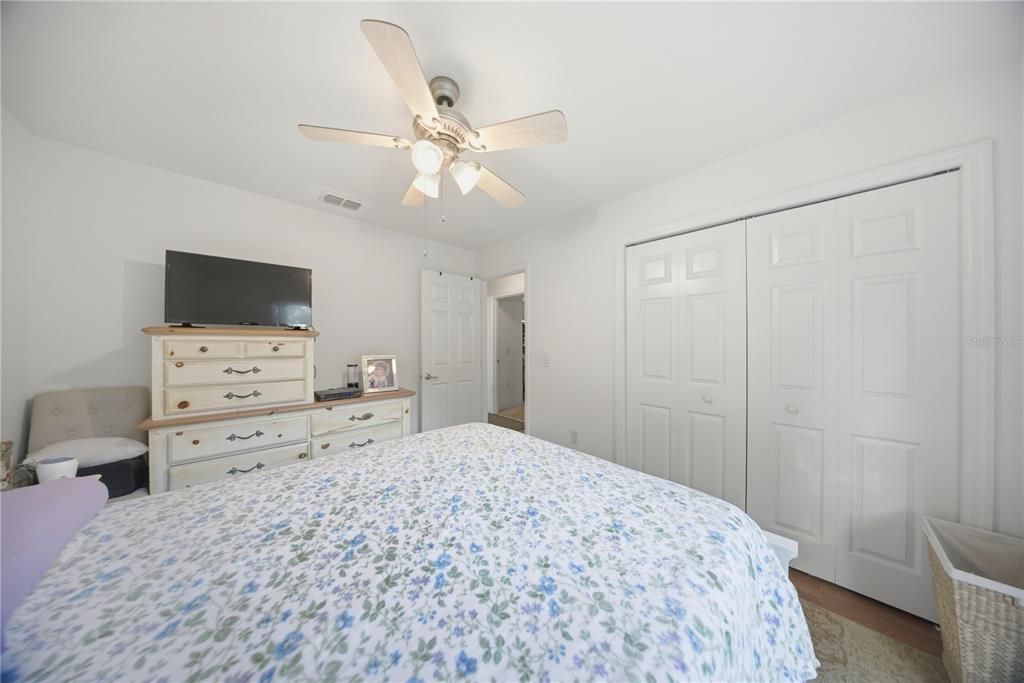 Activo con contrato: $325,000 (3 camas, 2 baños, 1884 Pies cuadrados)