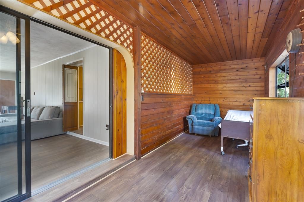 For Rent: $1,500 (1 beds, 1 baths, 2138 Square Feet)