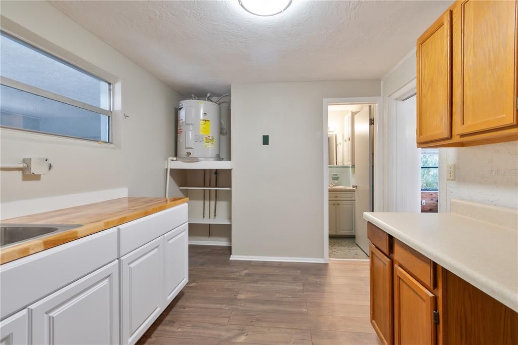 For Rent: $1,500 (1 beds, 1 baths, 2138 Square Feet)
