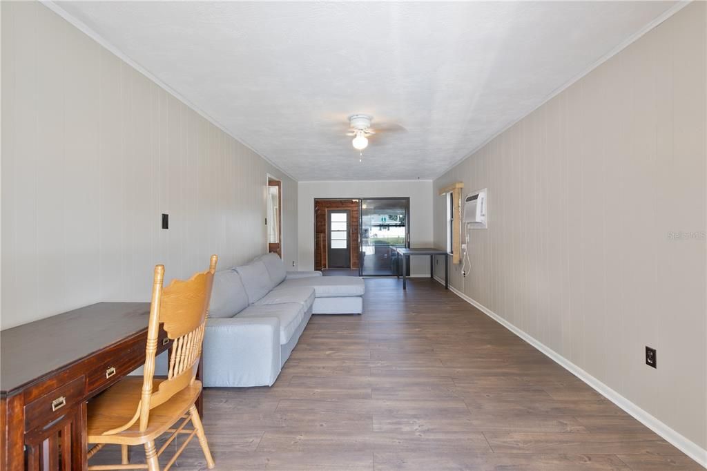 For Rent: $1,500 (1 beds, 1 baths, 2138 Square Feet)