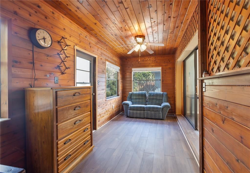 For Rent: $1,500 (1 beds, 1 baths, 2138 Square Feet)