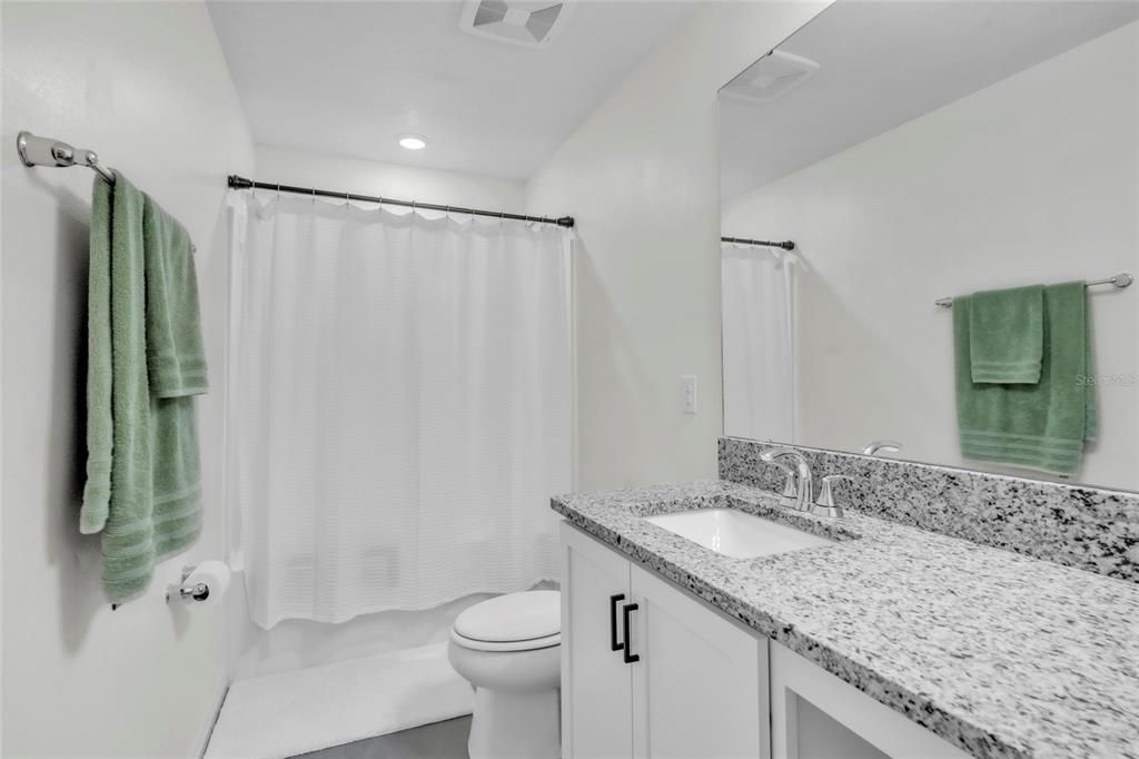 出租: $3,500 (4 贝兹, 2 浴室, 1929 平方英尺)