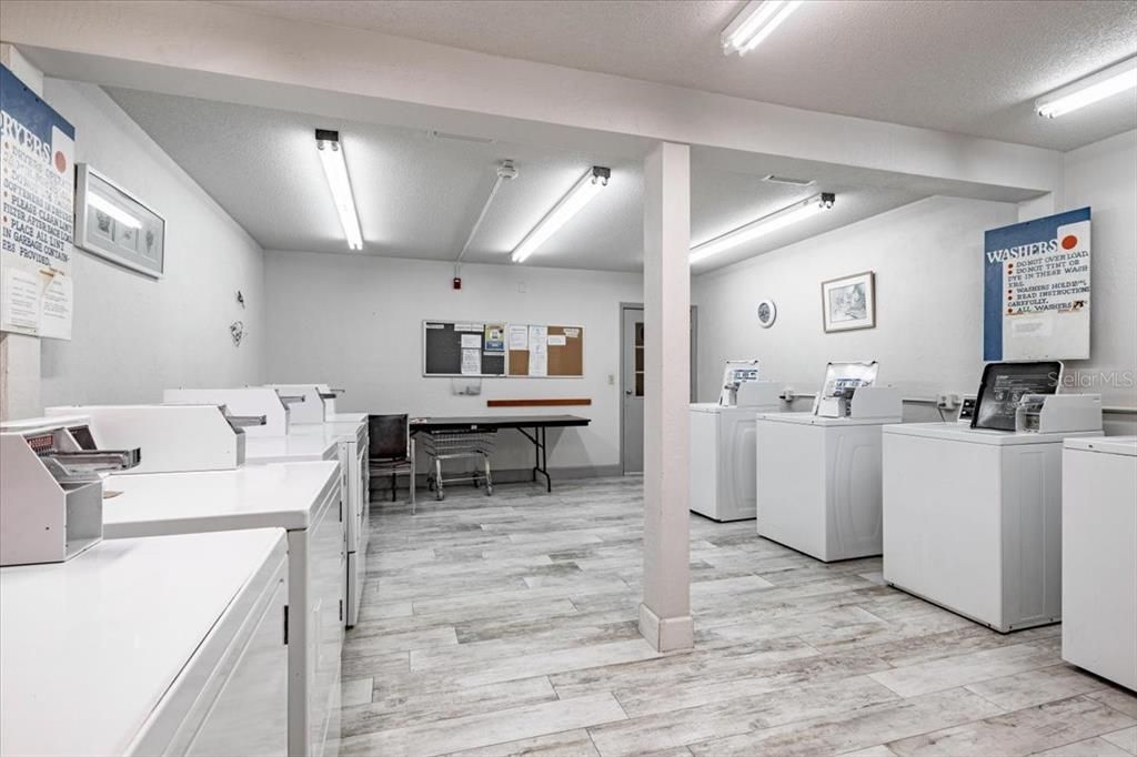 出租: $1,795 (2 贝兹, 1 浴室, 838 平方英尺)