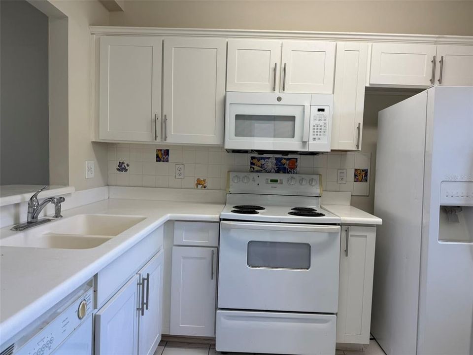 For Sale: $169,900 (2 beds, 2 baths, 840 Square Feet)