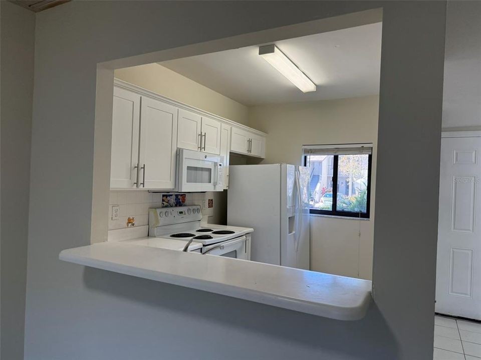 For Sale: $169,900 (2 beds, 2 baths, 840 Square Feet)