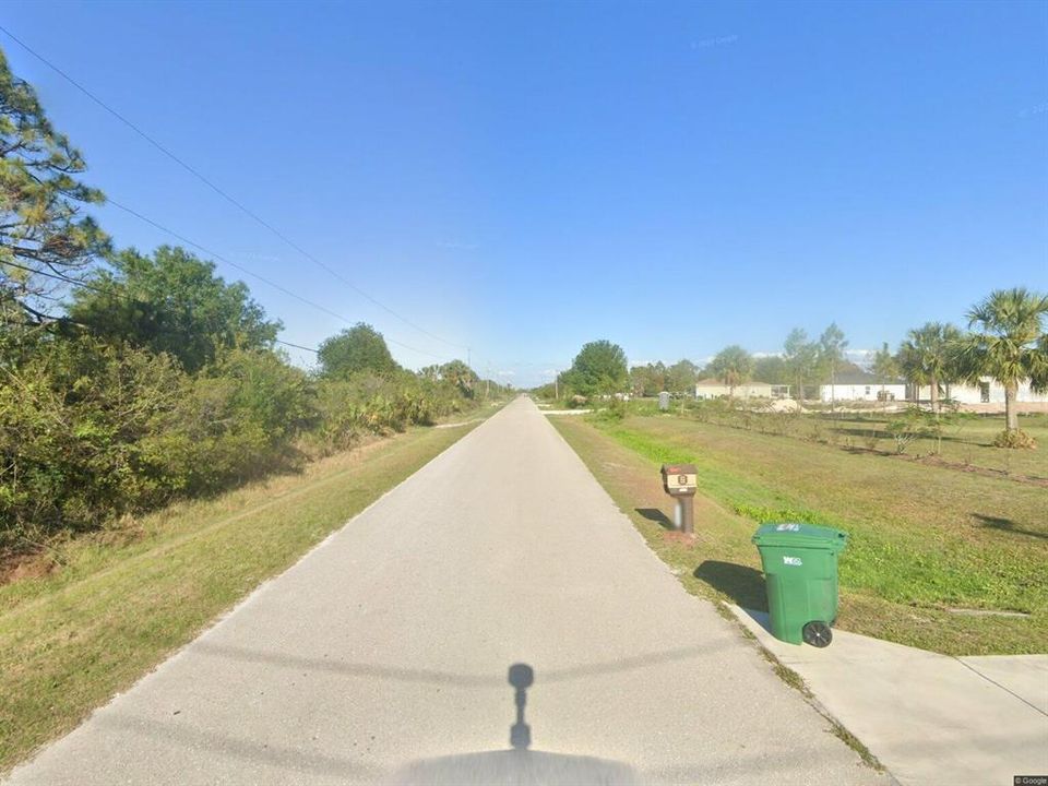 待售: $180,000 (2.27 acres)