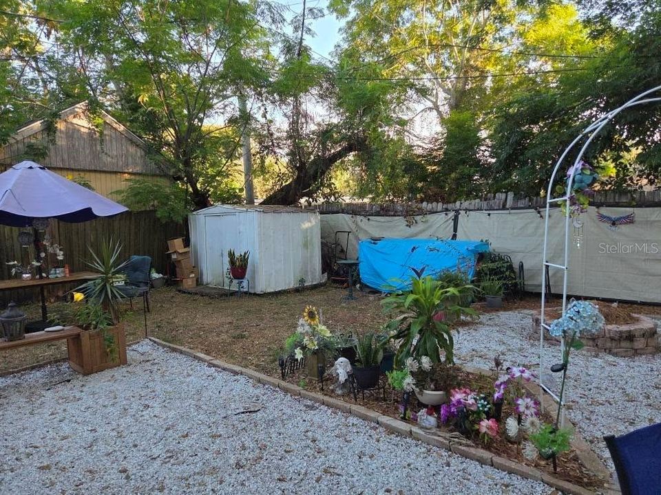 En Venta: $450,000 (4 camas, 2 baños, 1800 Pies cuadrados)