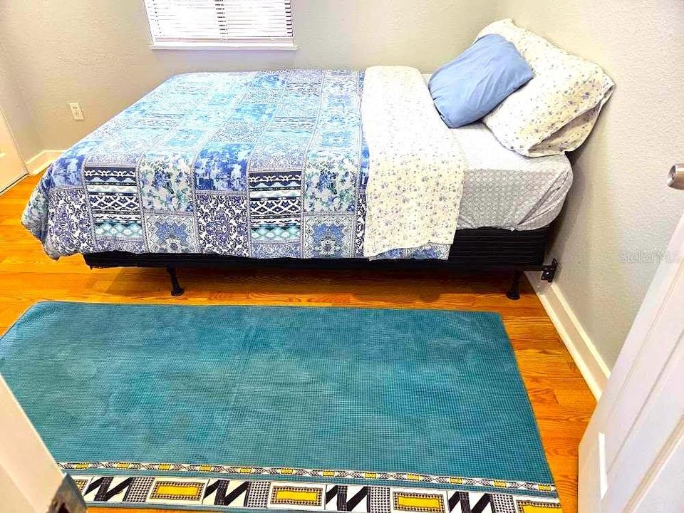 En Venta: $450,000 (4 camas, 2 baños, 1800 Pies cuadrados)