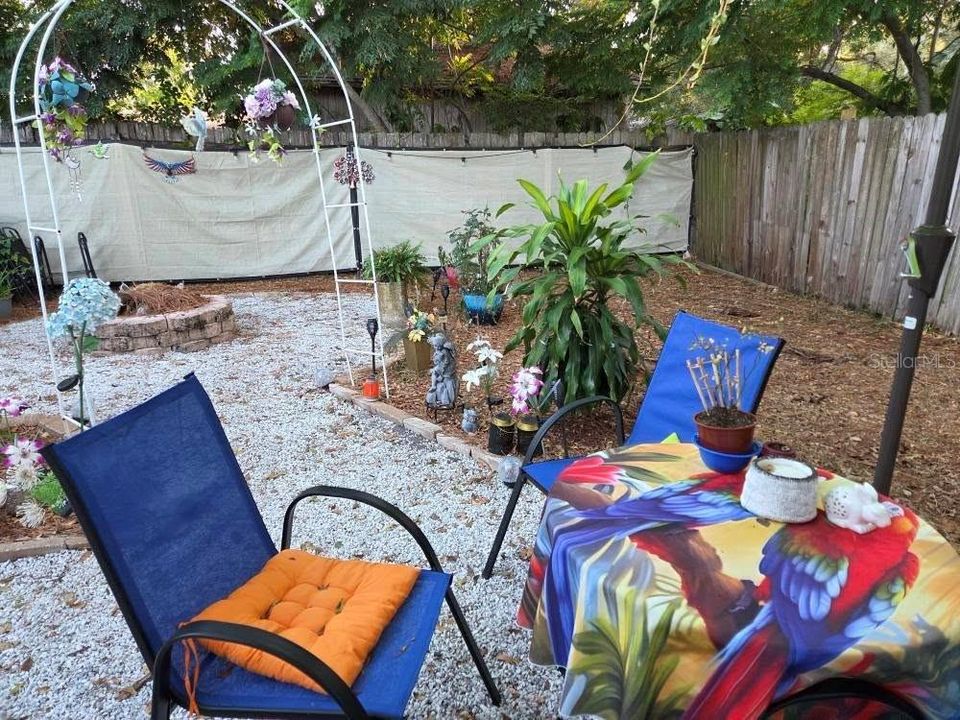 En Venta: $450,000 (4 camas, 2 baños, 1800 Pies cuadrados)