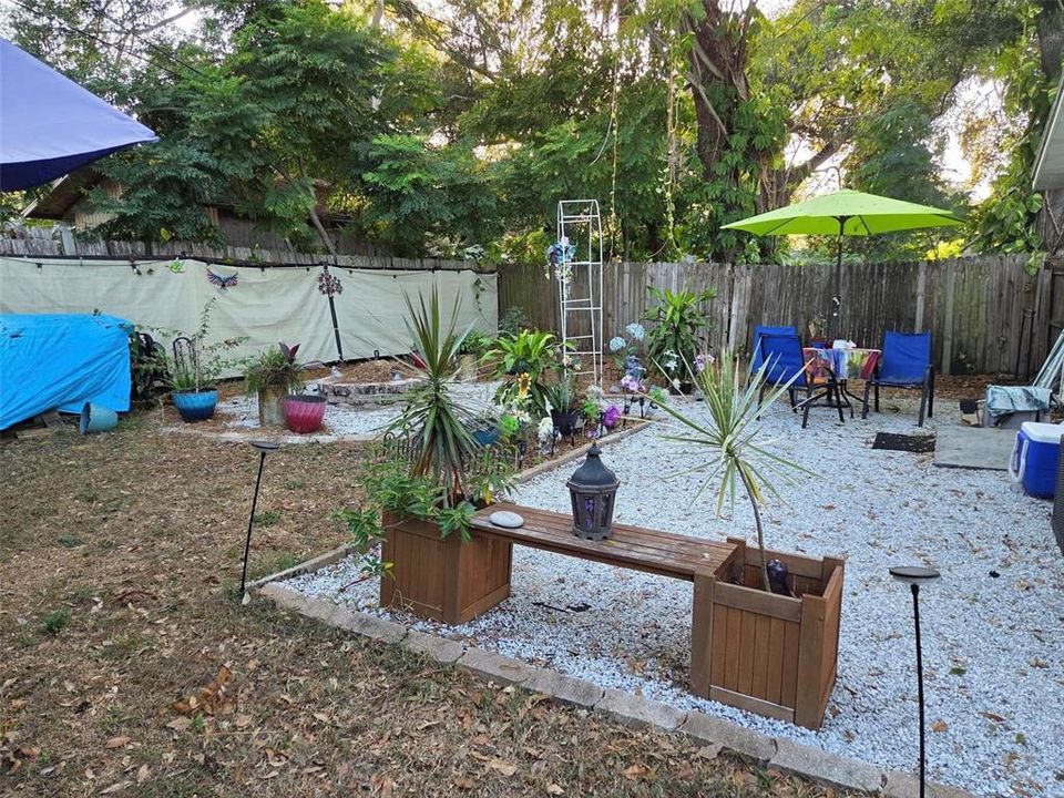 En Venta: $450,000 (4 camas, 2 baños, 1800 Pies cuadrados)