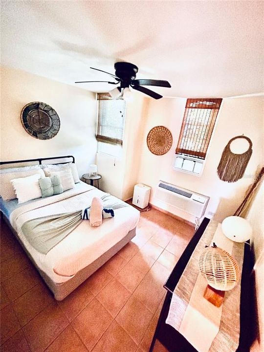 For Sale: $285,000 (3 beds, 2 baths, 1208 Square Feet)