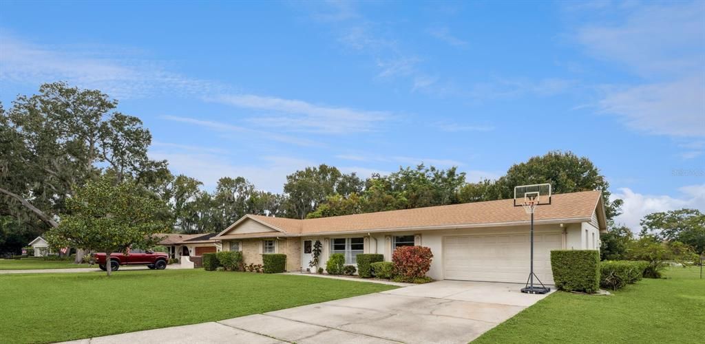 Active With Contract: $2,500 (3 beds, 2 baths, 1704 Square Feet)