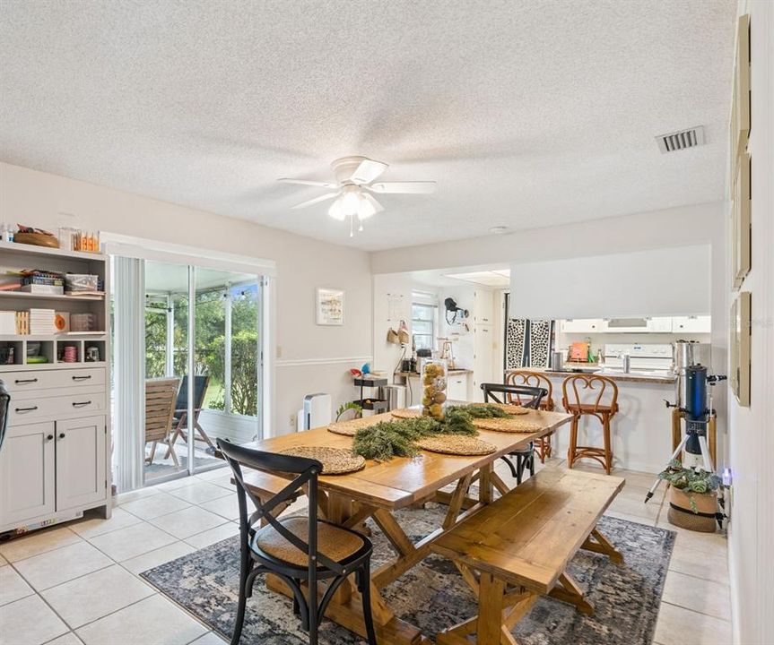 Active With Contract: $2,500 (3 beds, 2 baths, 1704 Square Feet)