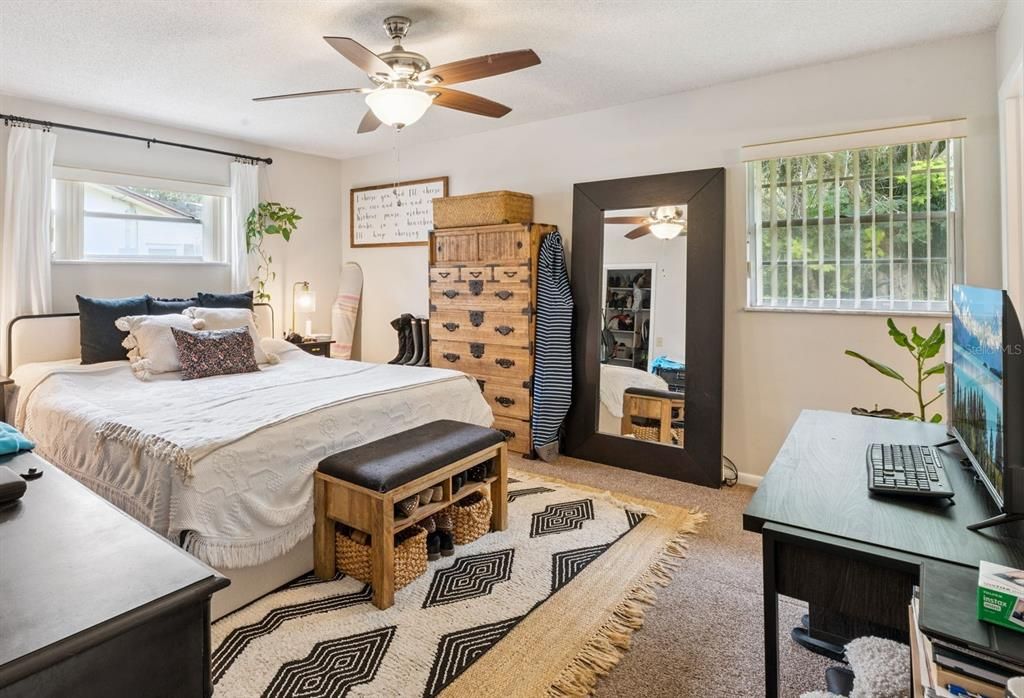 Active With Contract: $2,500 (3 beds, 2 baths, 1704 Square Feet)