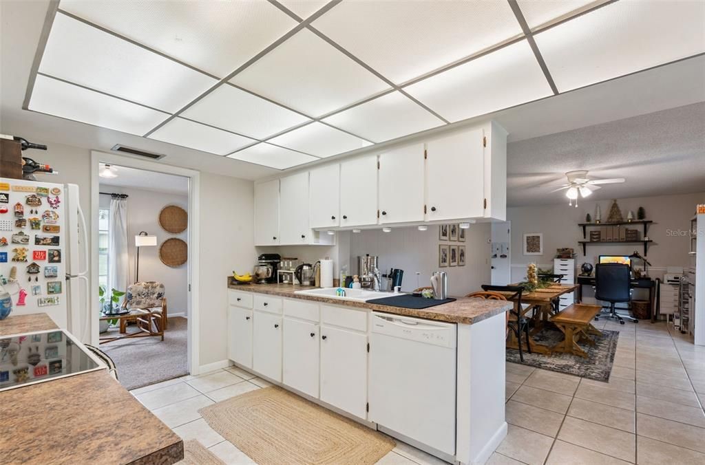 Active With Contract: $2,500 (3 beds, 2 baths, 1704 Square Feet)