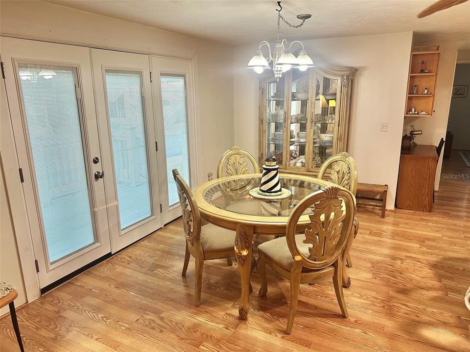 For Sale: $149,500 (2 beds, 2 baths, 900 Square Feet)